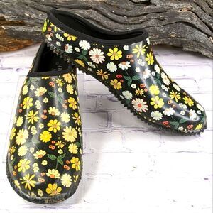 Western Chief Petal Party Garden Clog